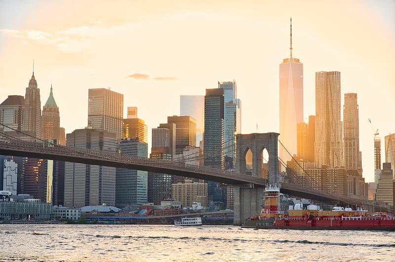Brooklyn Bridge and Lower Manhattan skyline, New York City